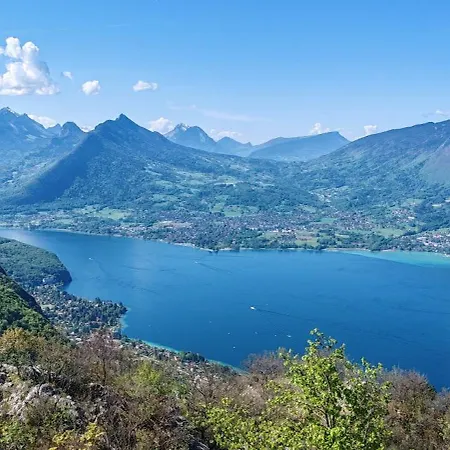 Et 95 M2 A 100m Du Lac, 3 Chambres, Parking شقة آنسي