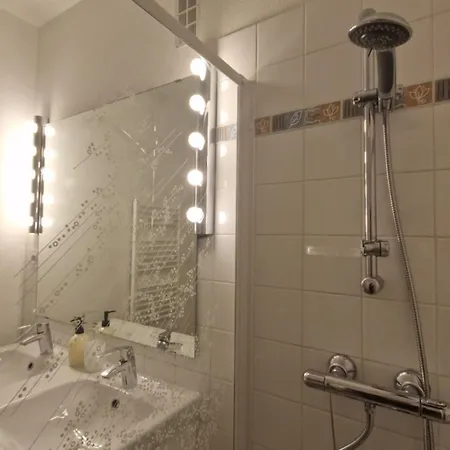 Et 95 M2 A 100m Du Lac, 3 Chambres, Parking آنسي